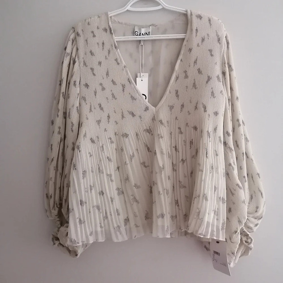 NWT Ganni Pleated Georgette Floral V-Neck Blouse with Balloon Sleeves 40 (8 US) - Picture 4 of 16